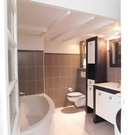 T1, Le Patio, Climatise Avec Parking Prive Et Securise Appartamento Vallauris