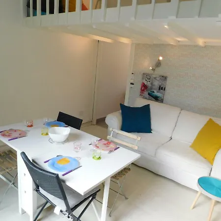 T1, Le Patio, Climatise Avec Parking Prive Et Securise Vallauris