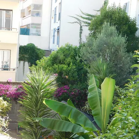 T1, Le Patio, Climatise Avec Parking Prive Et Securise Appartamento Vallauris