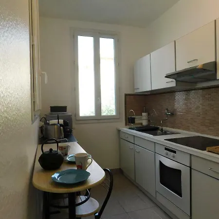 T1, Le Patio, Climatise Avec Parking Prive Et Securise *