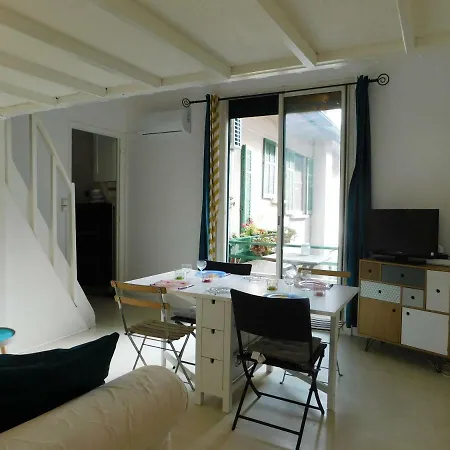 Apartment T1, Le Patio, Climatise Avec Parking Prive Et Securise *